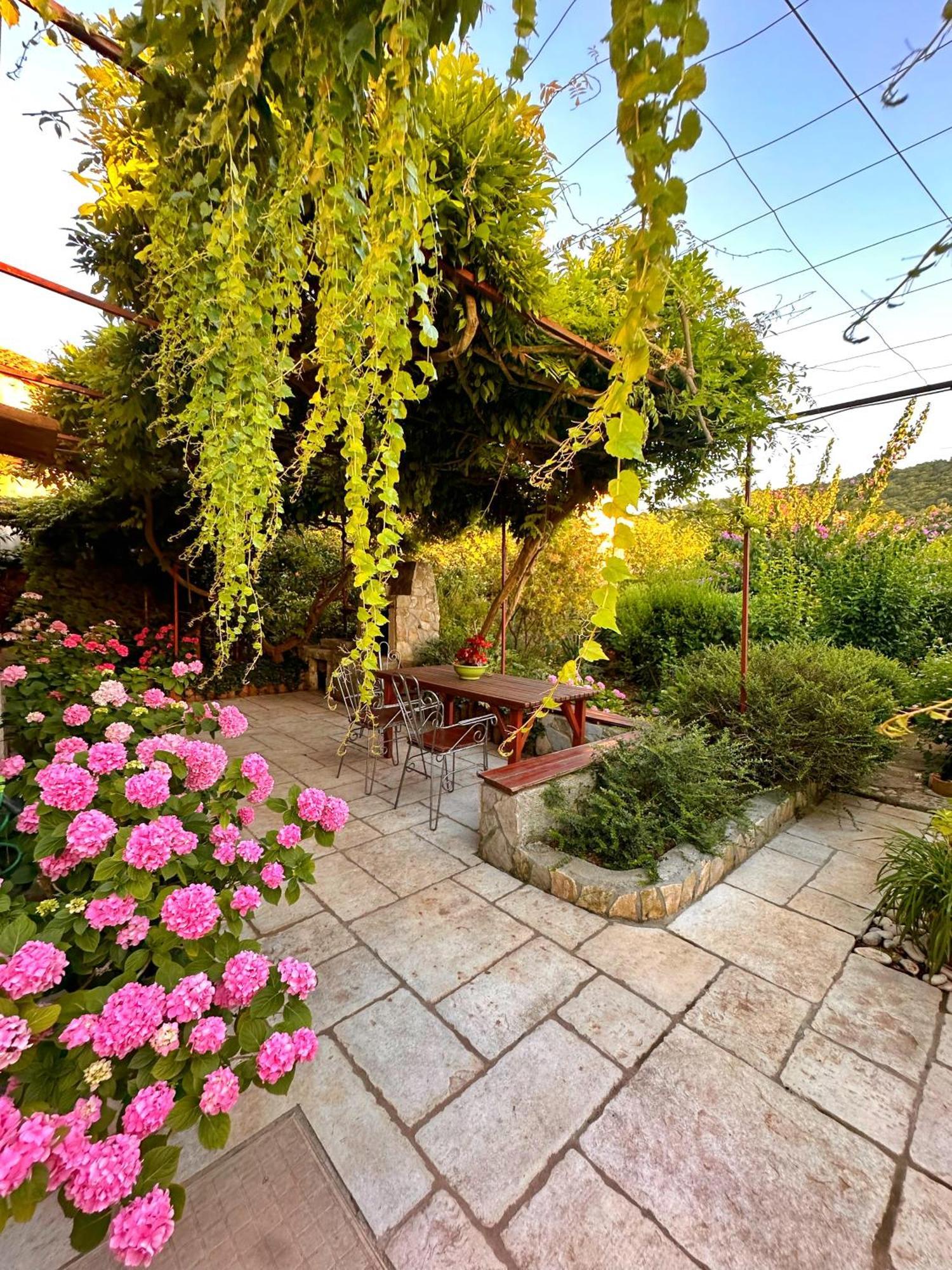 Apartments Cvita Veli Losinj Luaran gambar