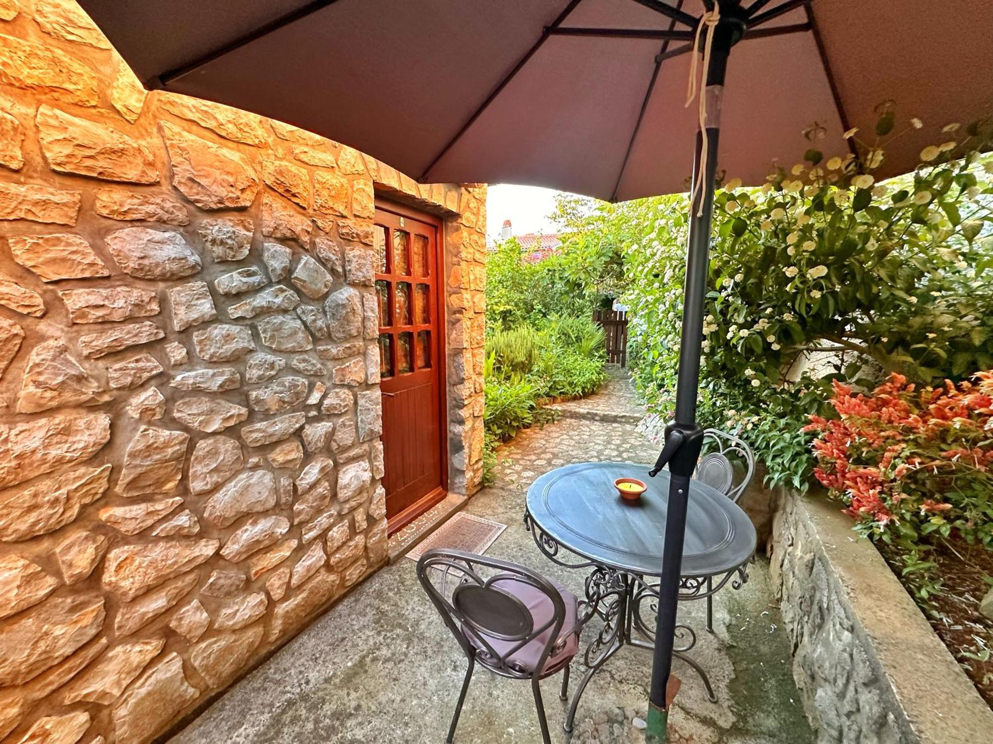 Apartments Cvita Veli Losinj Luaran gambar
