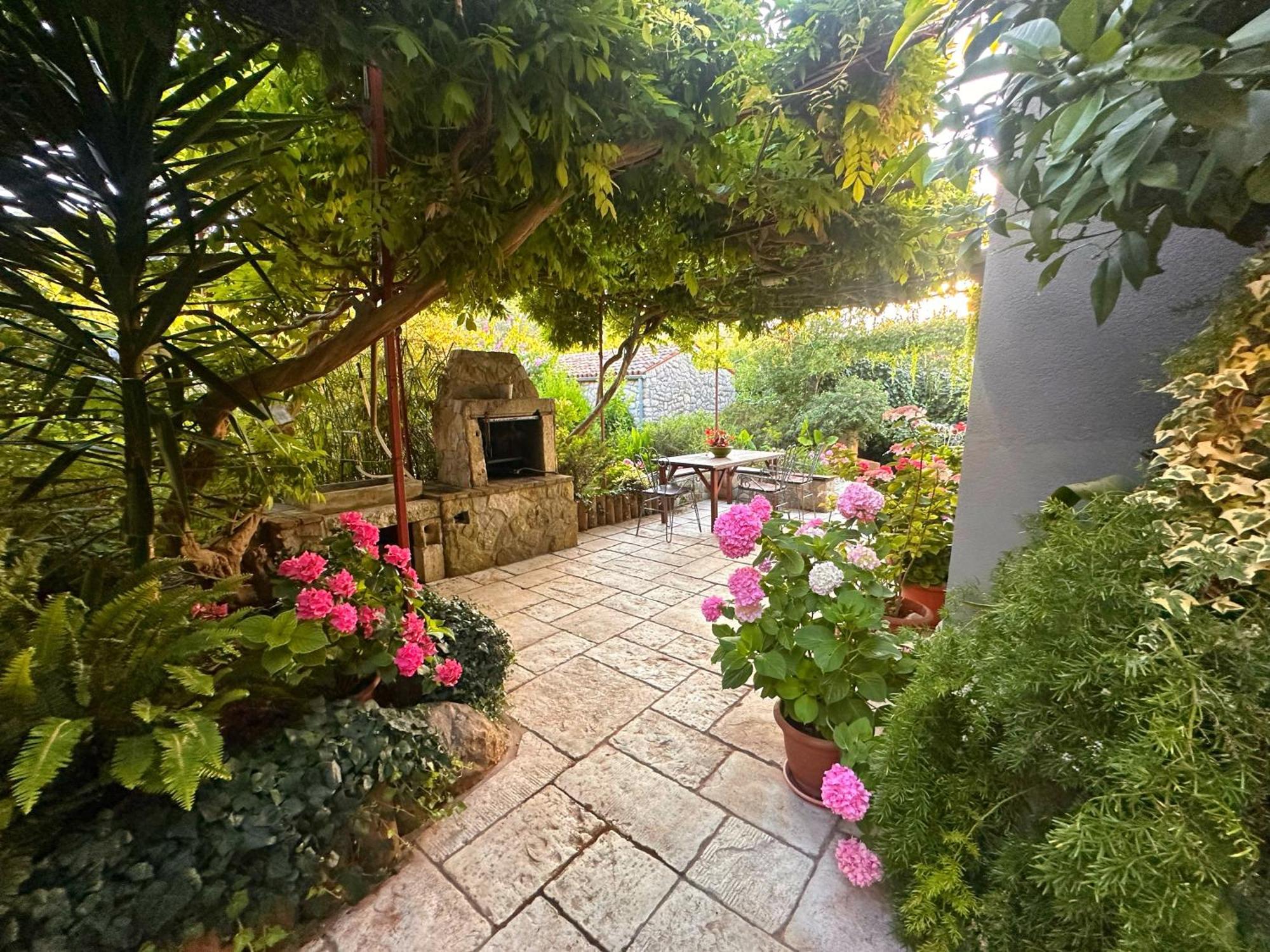 Apartments Cvita Veli Losinj Luaran gambar