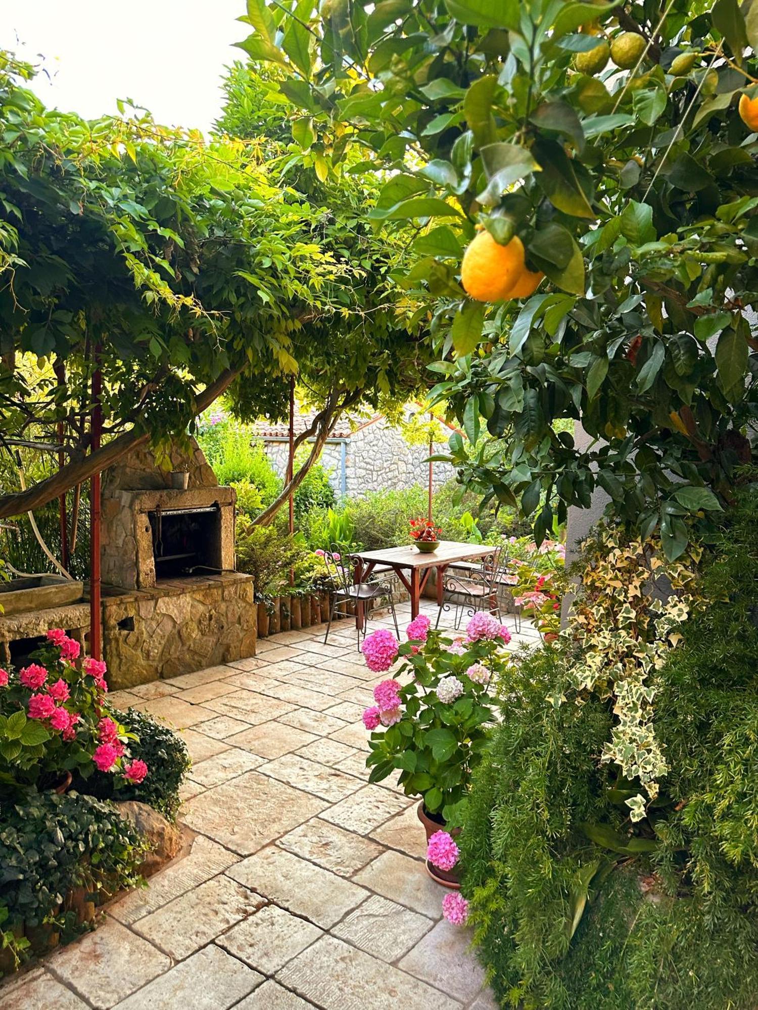 Apartments Cvita Veli Losinj Luaran gambar